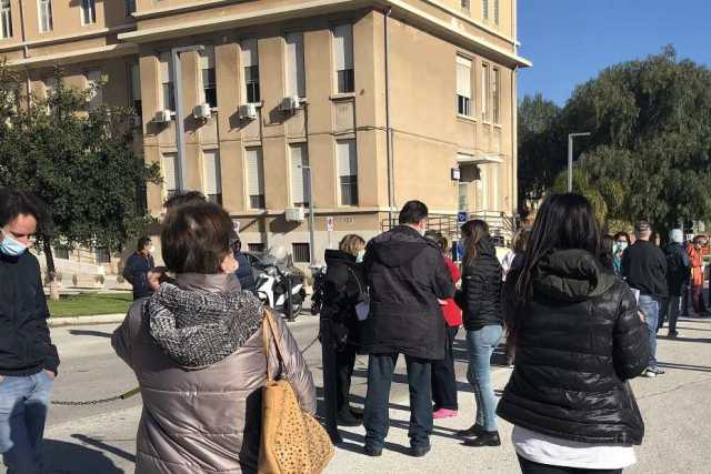 Bari, tutto il personale del Policlinico sottoposto al tampone per il Coronavirus